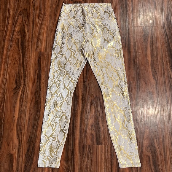 Fabletics Ultralux High Waisted Legging - Picture 8 of 16